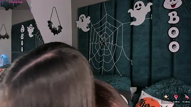 IsabellaGrey19 online show from November 4, 7:35 pm