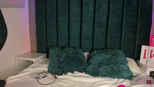 IsabellaGrey19 online show from November 7, 7:47 pm