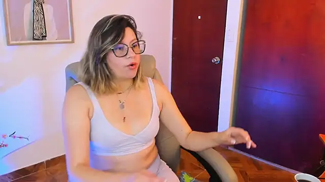 Chanelll Taylorr  online show from November 14, 12:48 pm