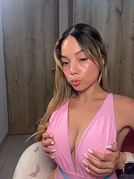 Snapshot of nakary00 chatting on October 3, 11:35 pm nakary00 online show from October 3, 11:35 pm