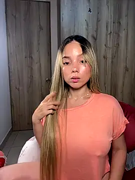 Snapshot of nakary00 chatting on October 14, 12:55 am nakary00 online show from October 14, 12:55 am