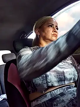 natally ross21 online show from December 3, 9:45 pm