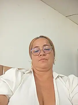 natally ross21 online show from October 25, 2:02 pm