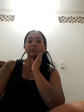 Snapshot of luna_asss chatting on April 17, 12:02 am luna asss online show from April 17, 12:02 am