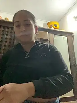 Snapshot of luna_asss chatting on May 6, 1:14 am luna asss online show from May 6, 1:14 am