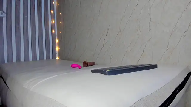 sabrinahimss online show from March 8, 12:33 am