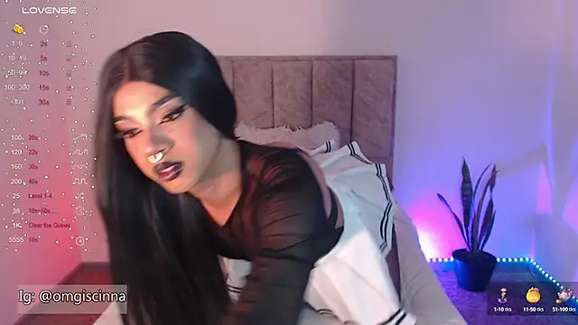 Snapshot of _CINAMON_13_ chatting on February 2, 6:15 am CINAMON 13 online show from February 2, 6:15 am