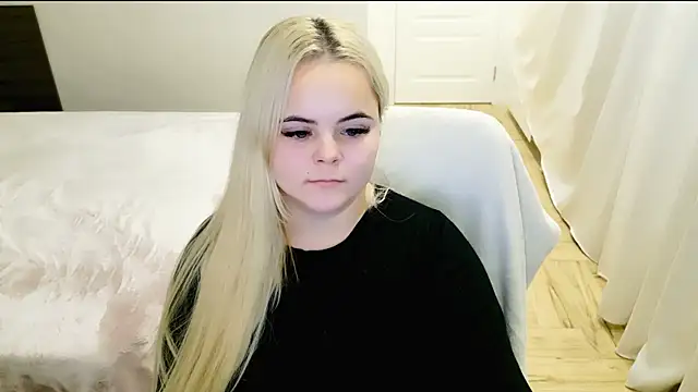 lovely-eyes online show from December 2, 5:15 am