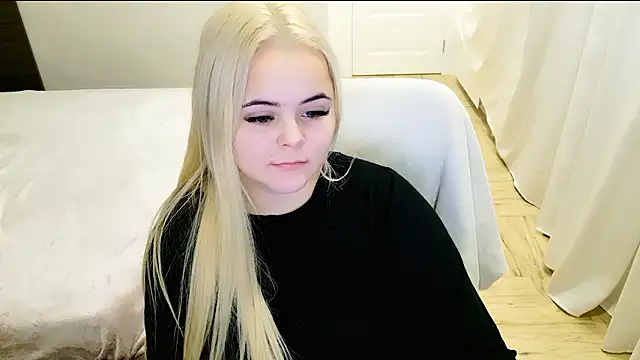 lovely-eyes online show from December 6, 12:12 am