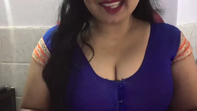 Snapshot of Gulaboo_bhabi chatting on April 26, 10:40 pm Gulaboo bhabi online show from April 26, 10:40 pm