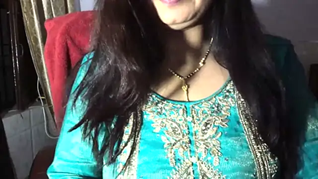 Snapshot of Gulaboo_bhabi chatting on June 3, 8:03 pm Gulaboo bhabi online show from June 3, 8:03 pm