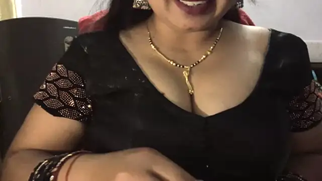 Snapshot of Gulaboo_bhabi chatting on June 7, 4:44 pm Gulaboo bhabi online show from June 7, 4:44 pm