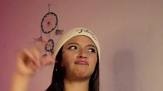 Zoe--khalL online show from February 17, 5:04 am