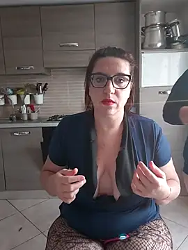 Snapshot of carolyne2023 chatting on November 19, 3:23 pm carolyne2023 online show from November 19, 3:23 pm