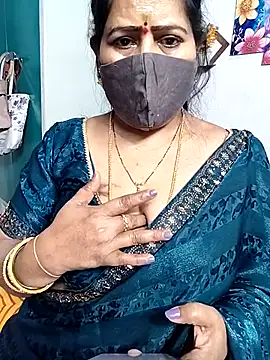 Snapshot of Rani_Darling_99 chatting on February 7, 10:30 am Rani Darling 99 online show from February 7, 10:30 am