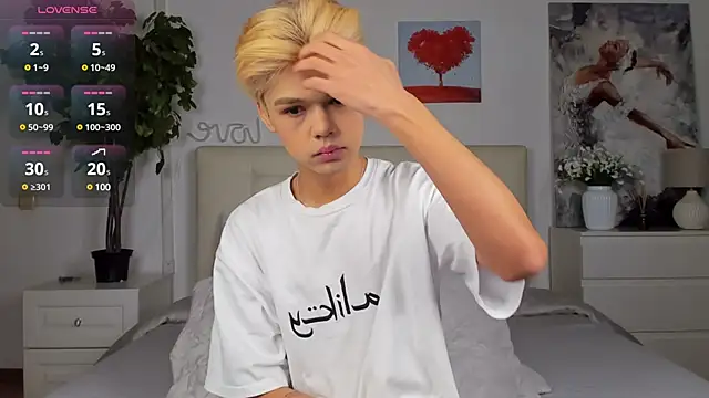 Snapshot of Felix_Rey chatting on February 15, 5:50 pm Felix Rey online show from February 15, 5:50 pm