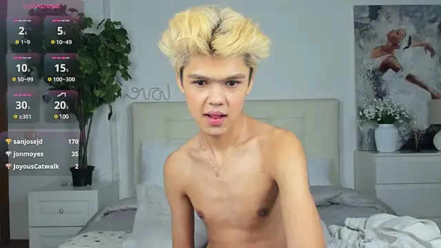 Snapshot of Felix_Rey chatting on March 7, 10:43 pm Felix Rey online show from March 7, 10:43 pm