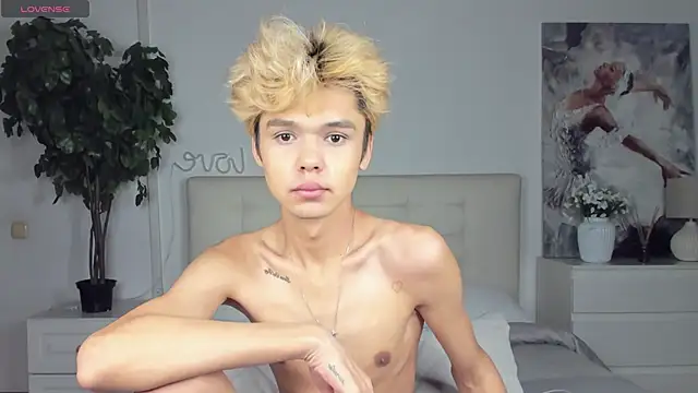 Snapshot of Felix_Rey chatting on September 18, 1:24 pm Felix Rey online show from September 18, 1:24 pm