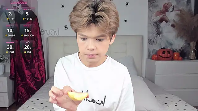 Snapshot of Felix_Rey chatting on October 30, 10:21 pm Felix Rey online show from October 30, 10:21 pm