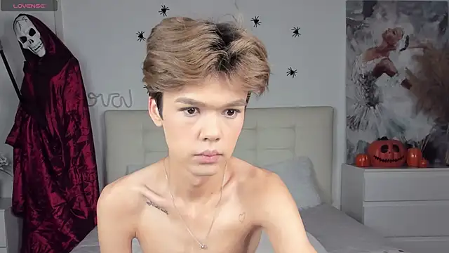 Snapshot of Felix_Rey chatting on October 31, 10:55 pm Felix Rey online show from October 31, 10:55 pm