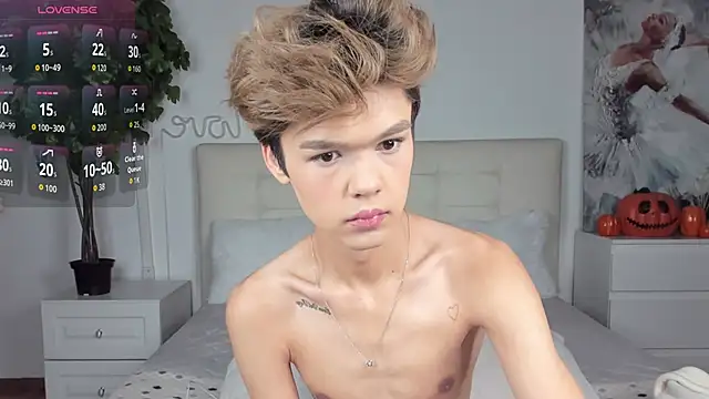 Felix Rey online show from November 7, 3:45 pm