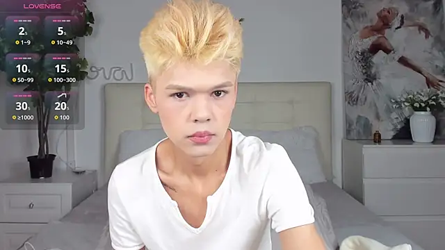 Felix Rey online show from November 22, 8:52 pm