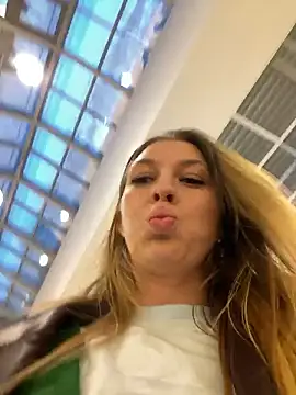 Snapshot of Sweet___Emily chatting on January 14, 1:17 pm Sweet Emily online show from January 14, 1:17 pm