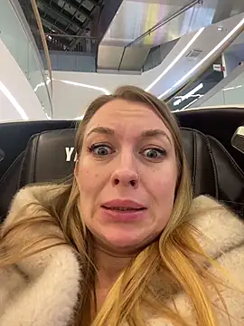 Snapshot of Sweet___Emily chatting on February 5, 3:49 pm Sweet Emily online show from February 5, 3:49 pm