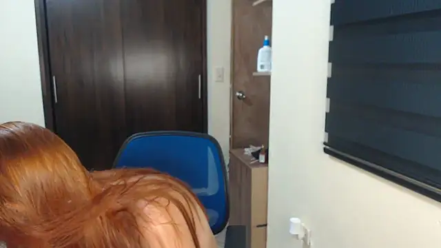 Snapshot of Amy_Walker chatting on December 2, 8:33 pm Amy Walker online show from December 2, 8:33 pm