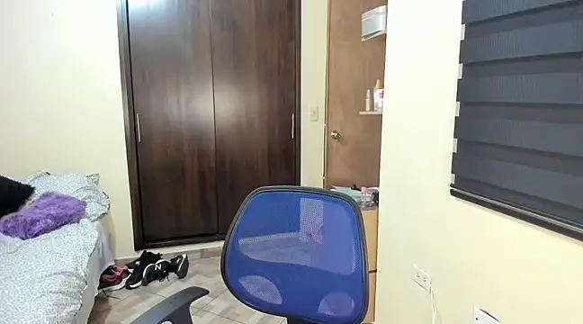 Snapshot of Amy_Walker chatting on February 17, 6:59 pm Amy Walker online show from February 17, 6:59 pm