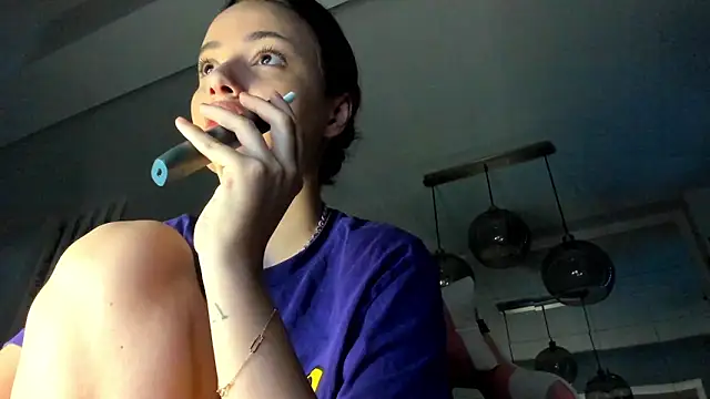 IreneVON online show from October 19, 4:46 am