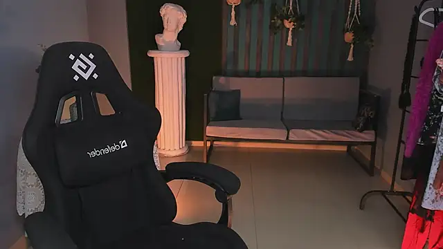 FioraMarmoris online show from January 12, 8:14 am