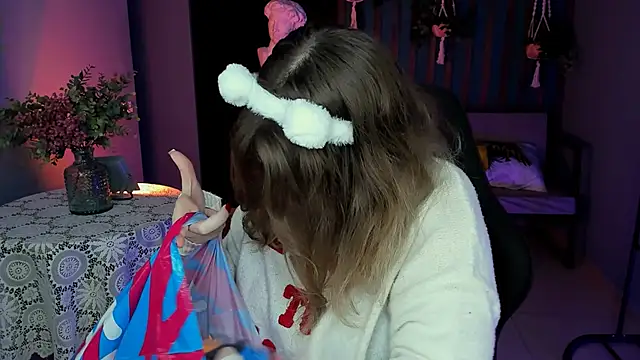 FioraMarmoris online show from February 13, 1:05 pm