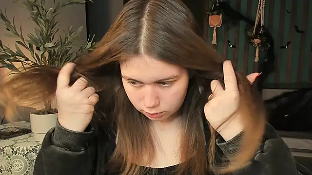 FioraMarmoris online show from October 19, 5:19 am