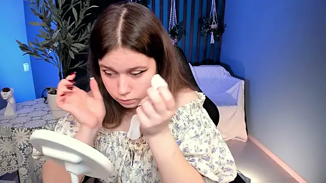 FioraMarmoris online show from March 14, 5:46 am