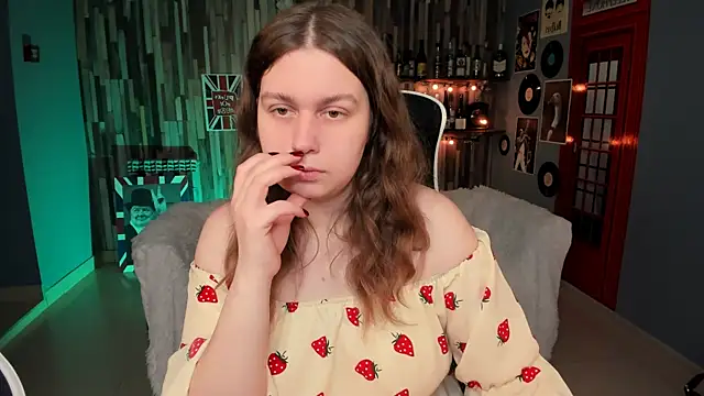 FioraMarmoris online show from March 27, 6:19 am