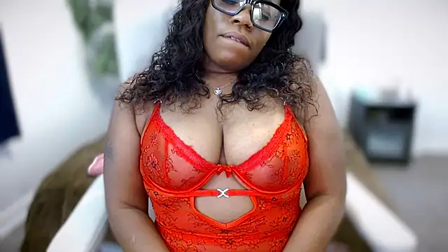 Snapshot of selena42 chatting on November 1, 5:31 am selena42 online show from November 1, 5:31 am