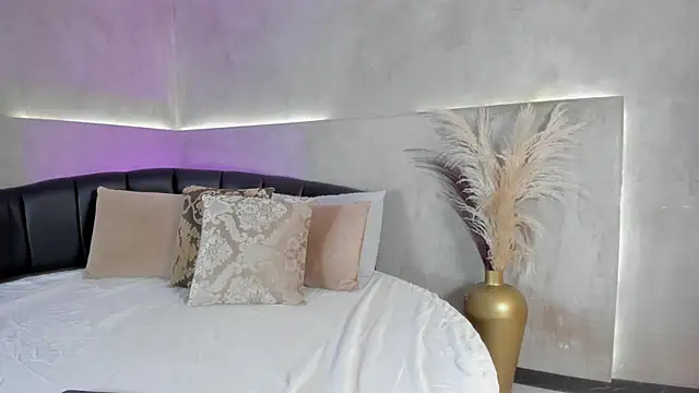 Snapshot of Nicol_Lopez_1 chatting on October 8, 9:12 pm Nicol Lopez 1 online show from October 8, 9:12 pm