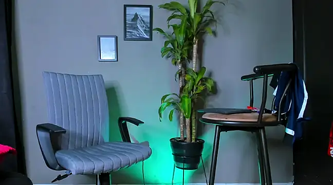 Snapshot of Damian_022 chatting on January 9, 1:39 am Damian 022 online show from January 9, 1:39 am