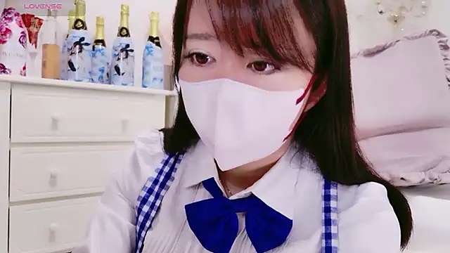 maii- online show from May 7, 2:11 pm