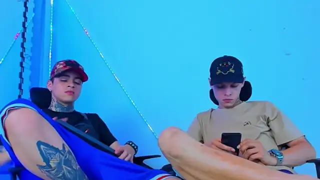 HOT boy2025 online show from October 4, 11:03 pm