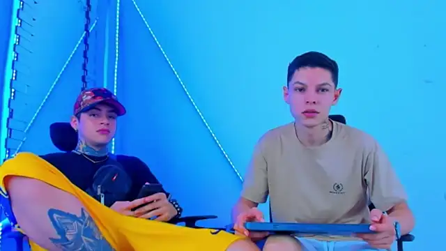 HOT boy2025 online show from October 21, 1:28 am