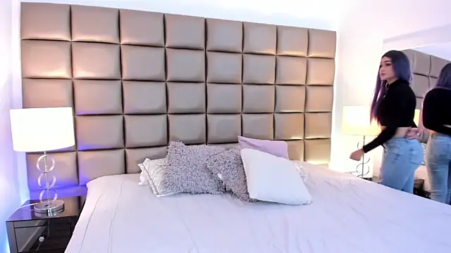 AnnyHizzle online show from March 11, 9:26 pm