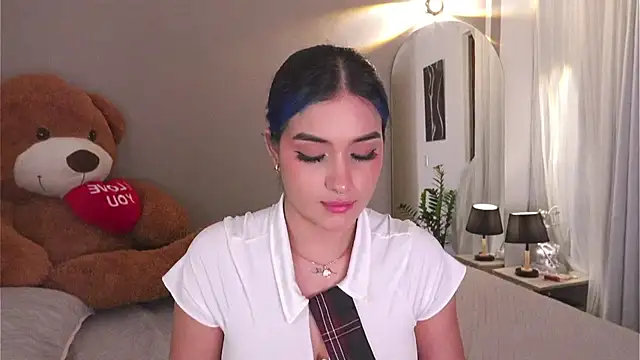 AnnyHizzle online show from November 2, 5:10 am