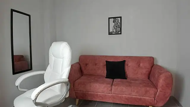 Snapshot of Alice23jones chatting on February 3, 9:29 pm Alice23jones online show from February 3, 9:29 pm