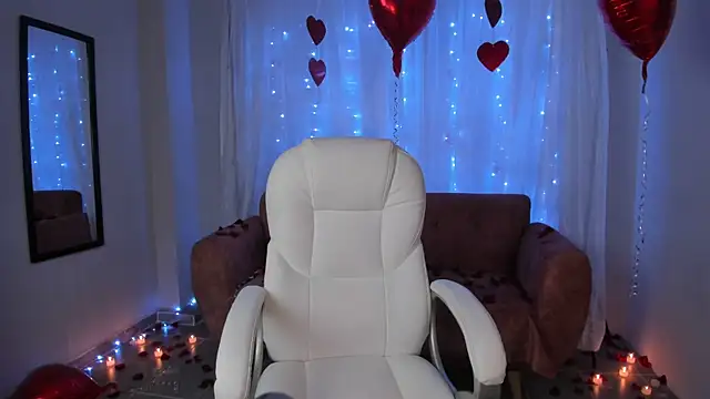 Snapshot of Alice23jones chatting on February 14, 7:33 pm Alice23jones online show from February 14, 7:33 pm