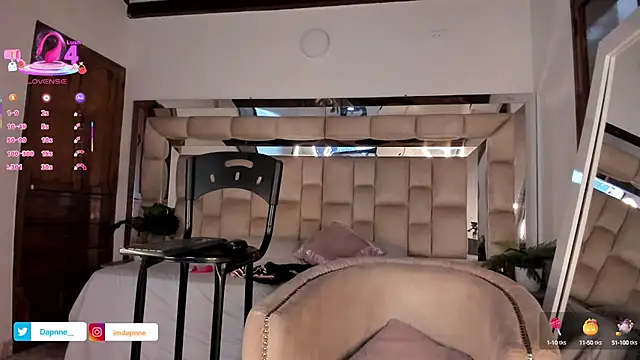 Snapshot of Dapnne_ chatting on October 10, 12:48 pm Dapnne online show from October 10, 12:48 pm