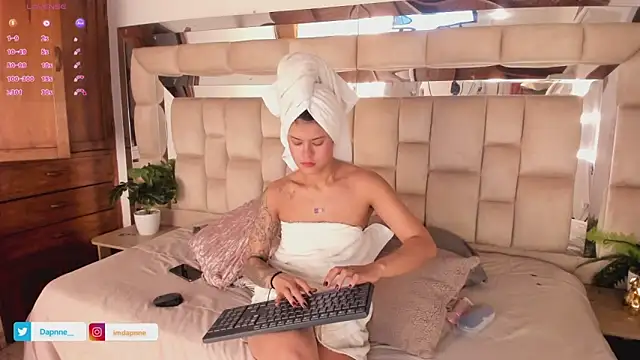 Snapshot of Dapnne_ chatting on October 30, 12:17 pm Dapnne online show from October 30, 12:17 pm