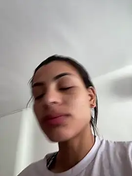 Tinny and Candy online show from January 17, 3:39 pm