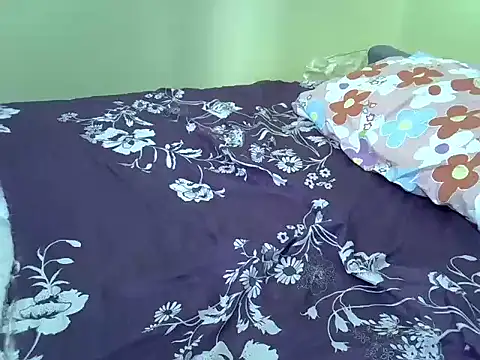 Snapshot of naughtycate_ chatting on October 19, 11:55 am naughtycate online show from October 19, 11:55 am